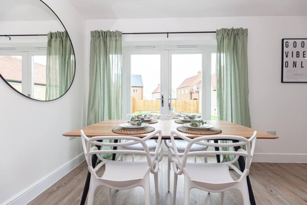 Oxfordshire Living - The Vanderbilt - *